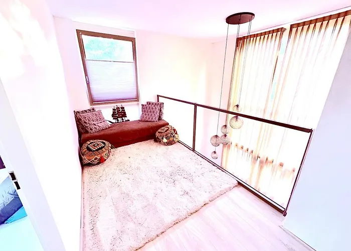 Spectacular 3floor Town House Nearby Citycenter