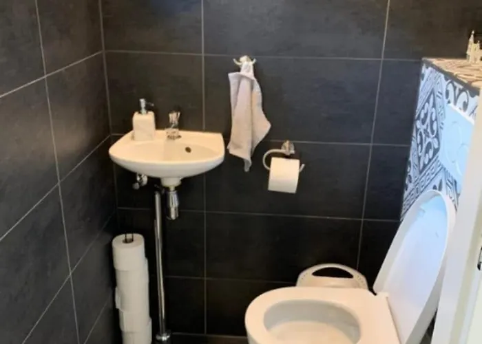 Spectacular 3floor Town House Nearby Citycenter شقة روتردام